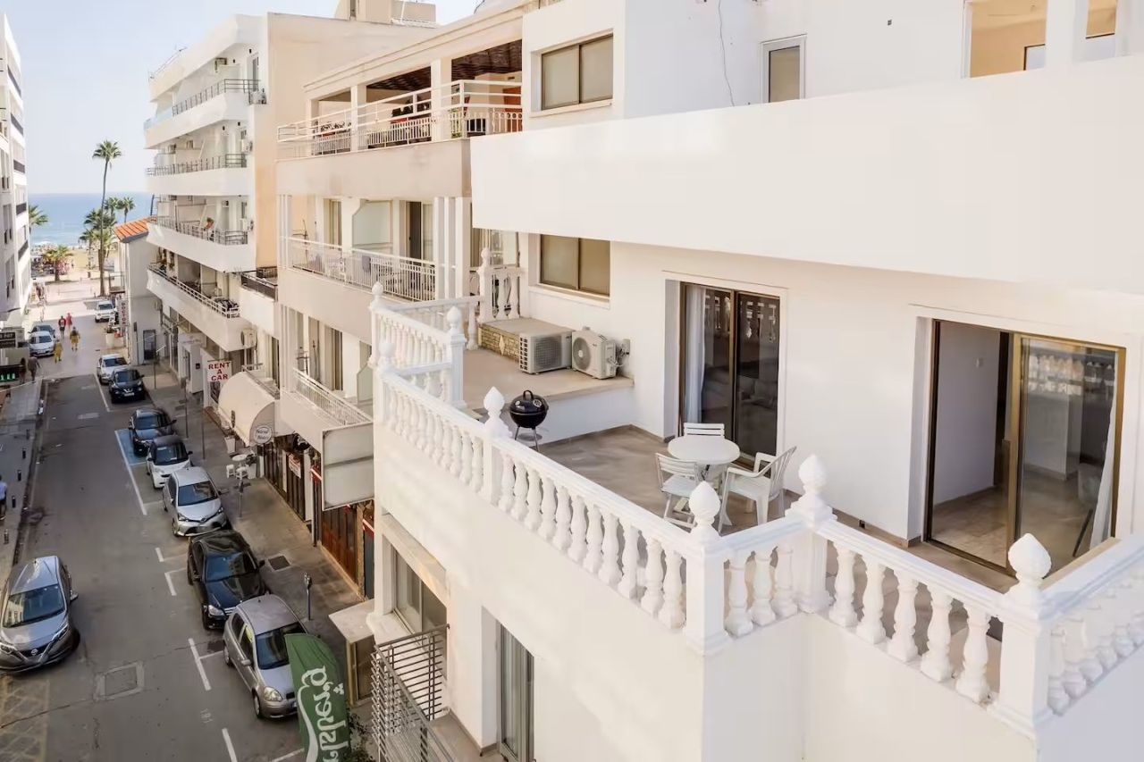 Piso en la playa de Finikoudes, Chipre, 140 m² - imagen 1