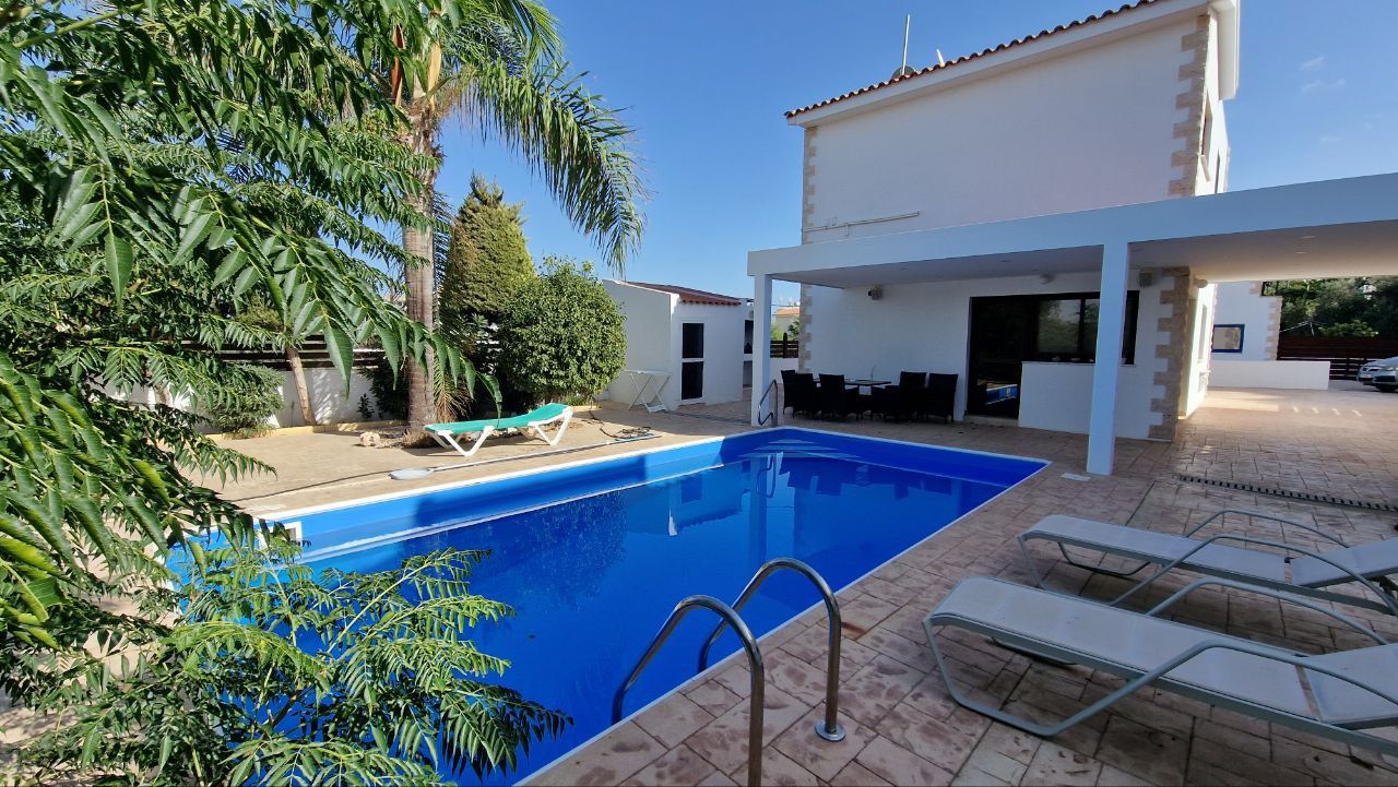 Maison à Protaras, Chypre, 450 m² - image 1