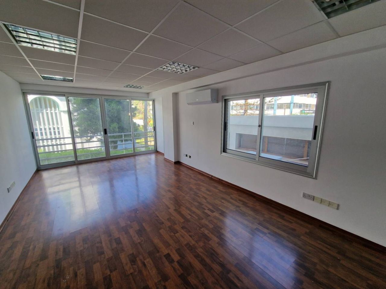 Office in Limassol, Cyprus, 120 m² - picture 1