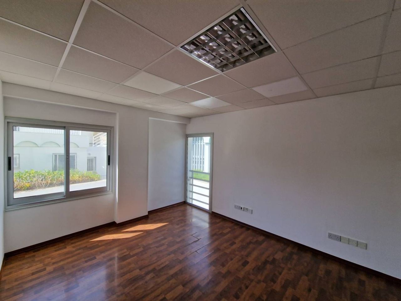 Office in Limassol, Cyprus, 120 m² - picture 2