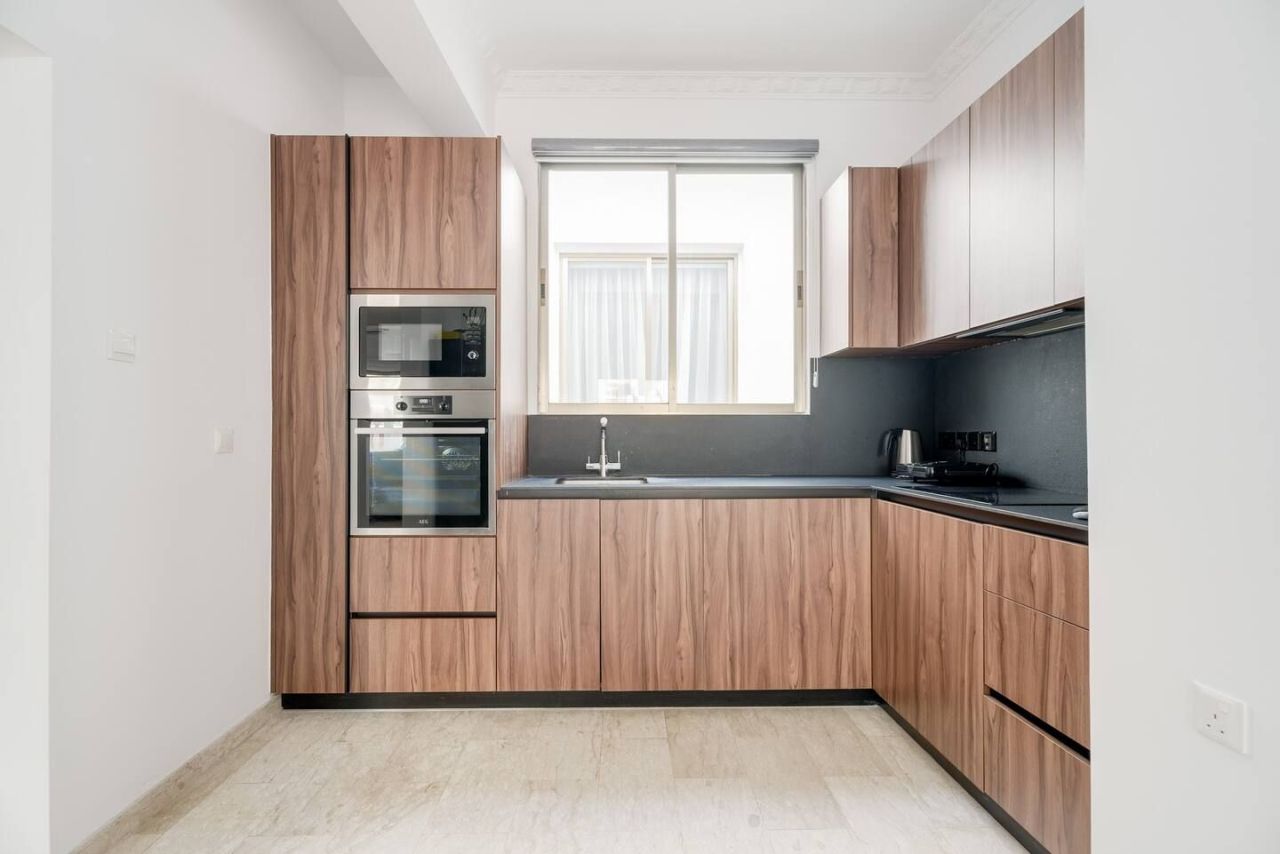 Flat on Finikoudes Beach, Cyprus, 140 m² - picture 3