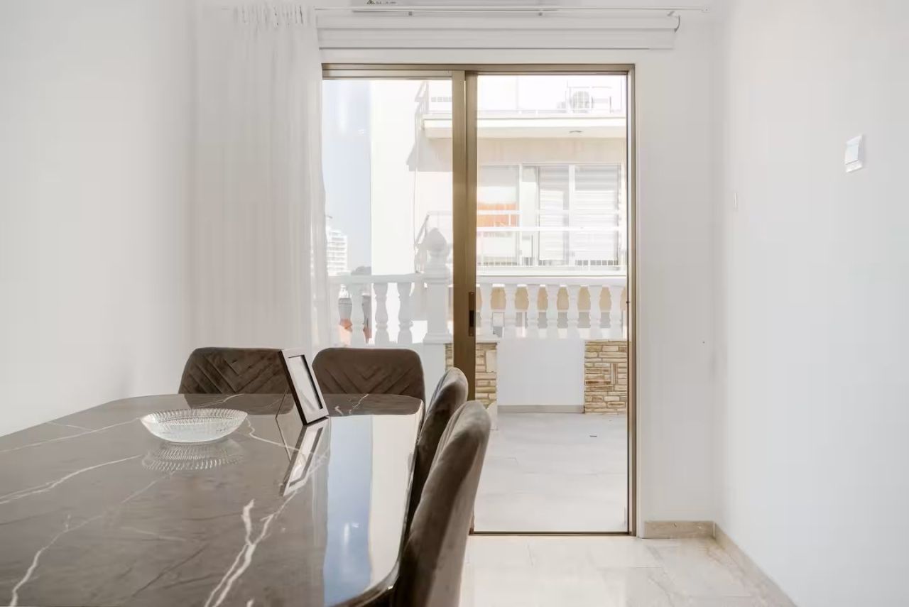 Flat on Finikoudes Beach, Cyprus, 140 m² - picture 9