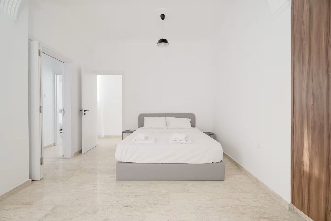 Flat on Finikoudes Beach, Cyprus, 140 m² - picture 10