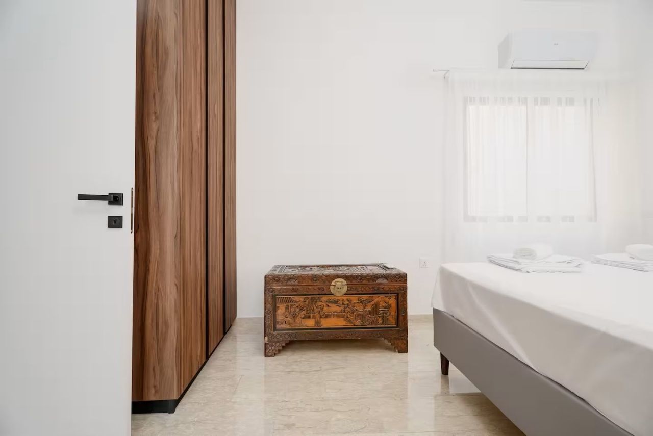 Flat on Finikoudes Beach, Cyprus, 140 m² - picture 11