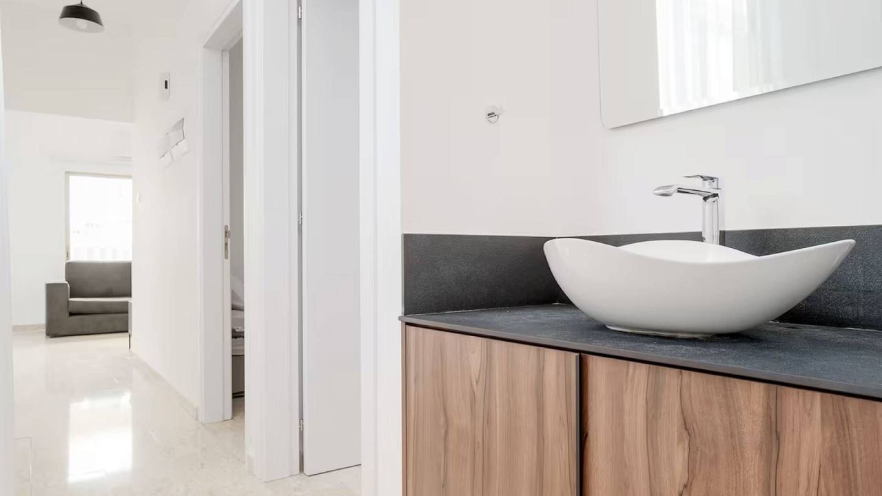 Flat on Finikoudes Beach, Cyprus, 140 m² - picture 17