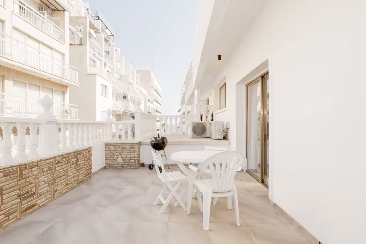 Flat on Finikoudes Beach, Cyprus, 140 m² - picture 19