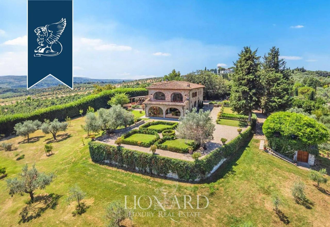 Villa in Florence, Italy, 715 m² - picture 1