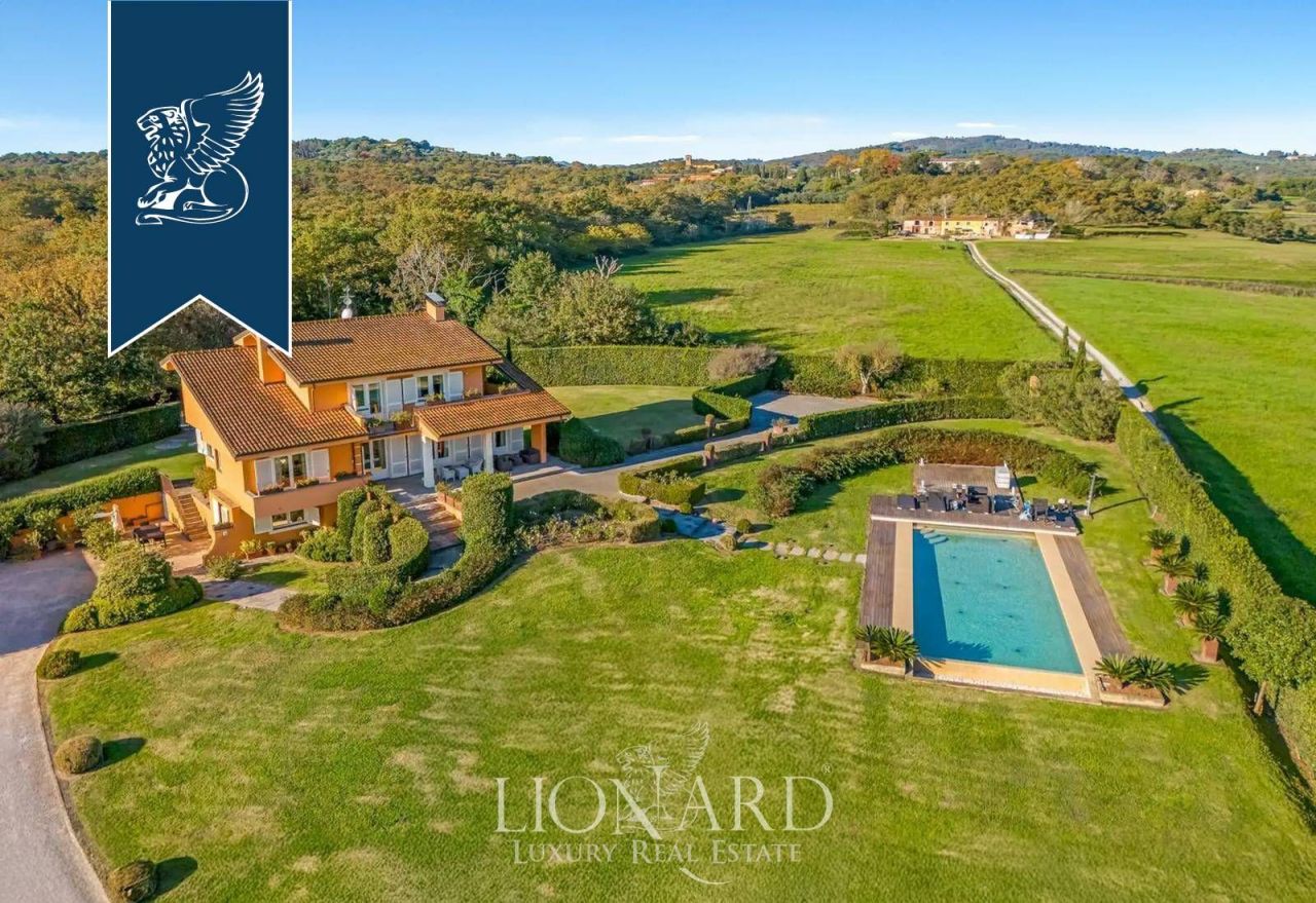 Villa in Lucca, Italien, 276 m² - Foto 1