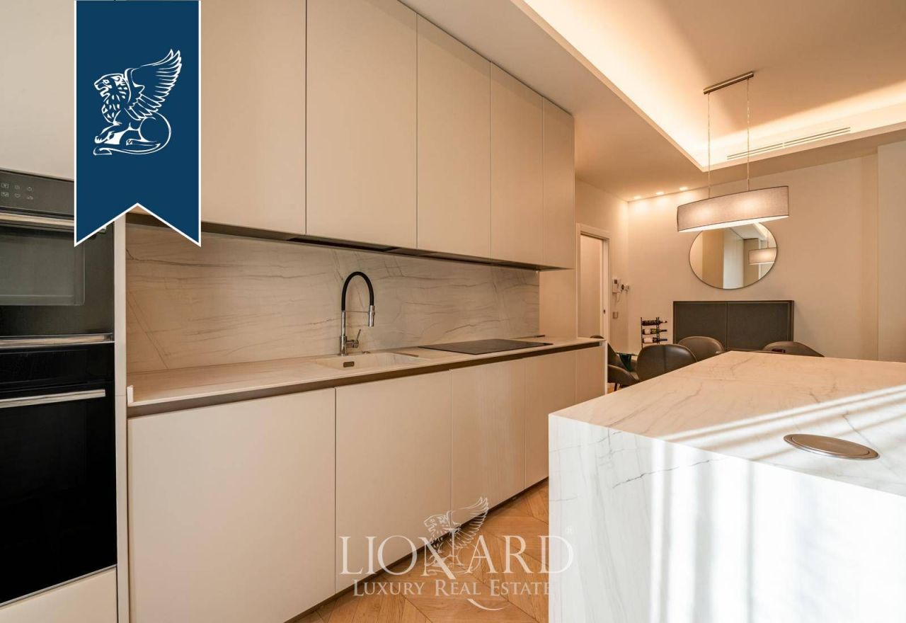 Apartment in Milan, Italy, 106 m² - picture 5