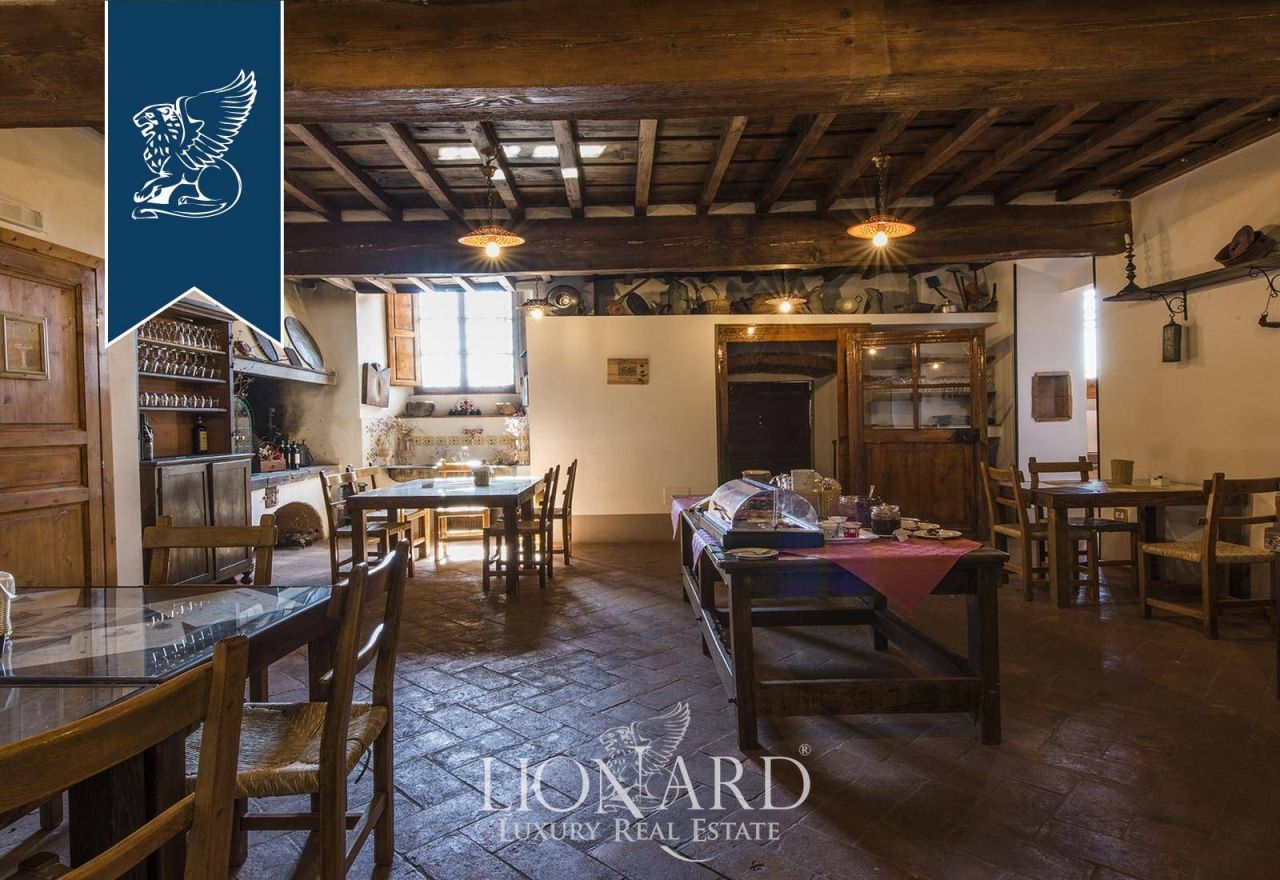 Villa in Florence, Italy, 2 100 m² - picture 13