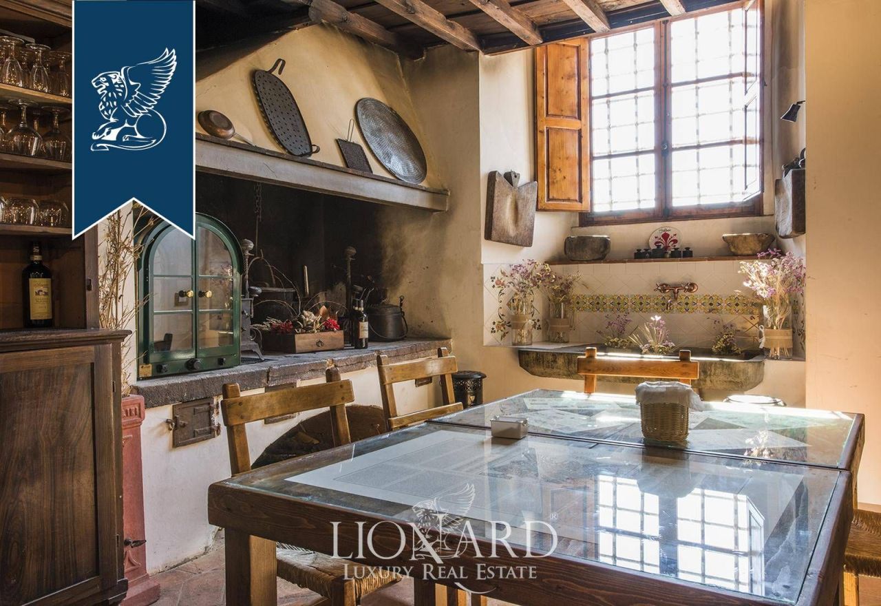 Villa in Florence, Italy, 2 100 m² - picture 14