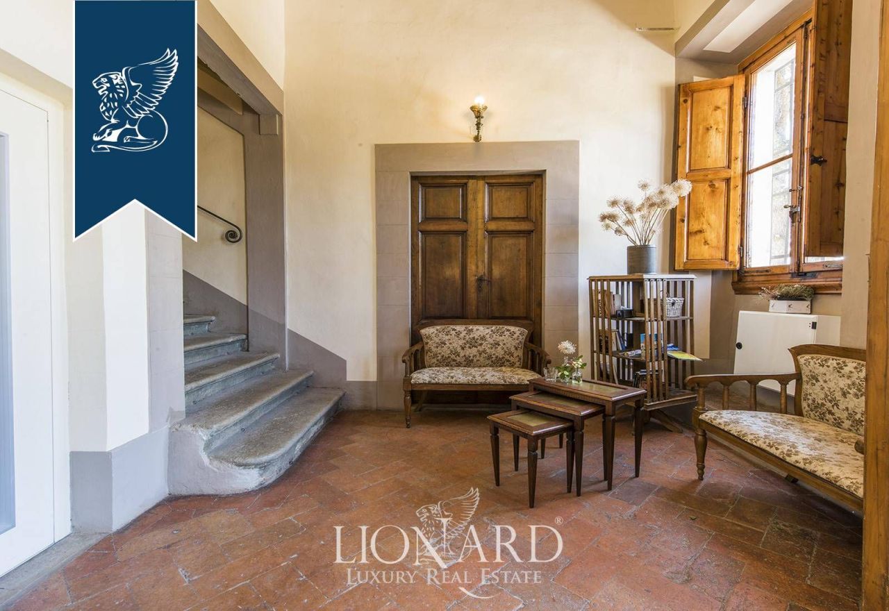 Villa in Florence, Italy, 2 100 m² - picture 19