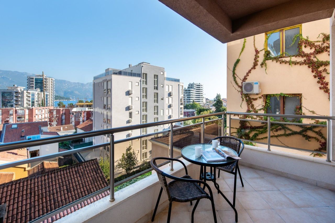 Wohnung in Budva, Montenegro, 51 m² - Foto 1