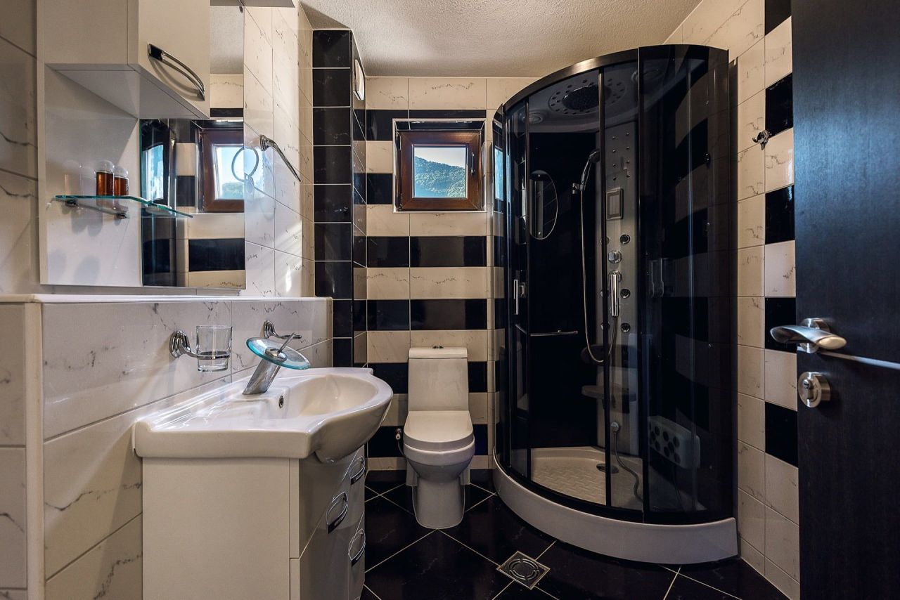 Flat in Budva, Montenegro, 51 m² - picture 15