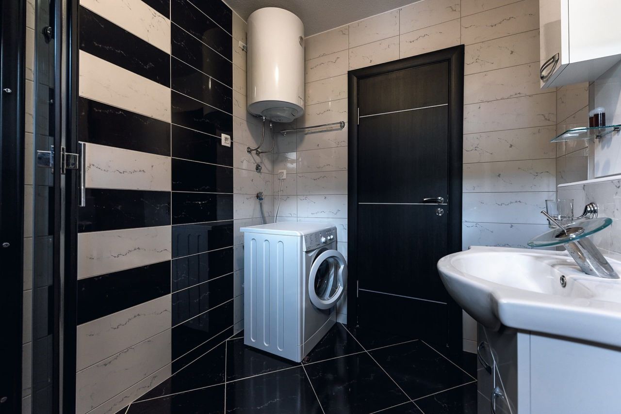 Flat in Budva, Montenegro, 51 m² - picture 16