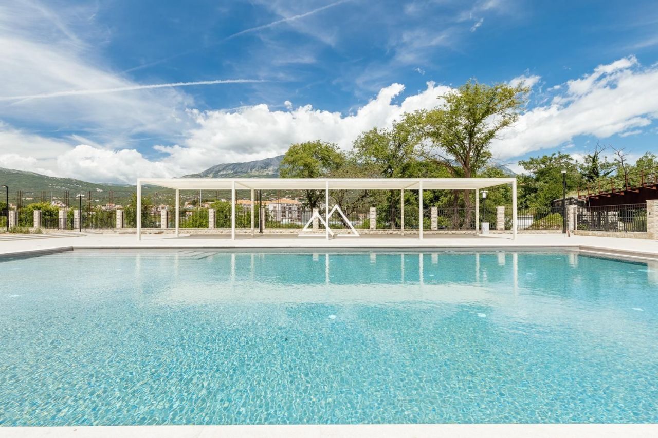 Appartement à Herceg-Novi, Monténégro, 82 m² - image 1