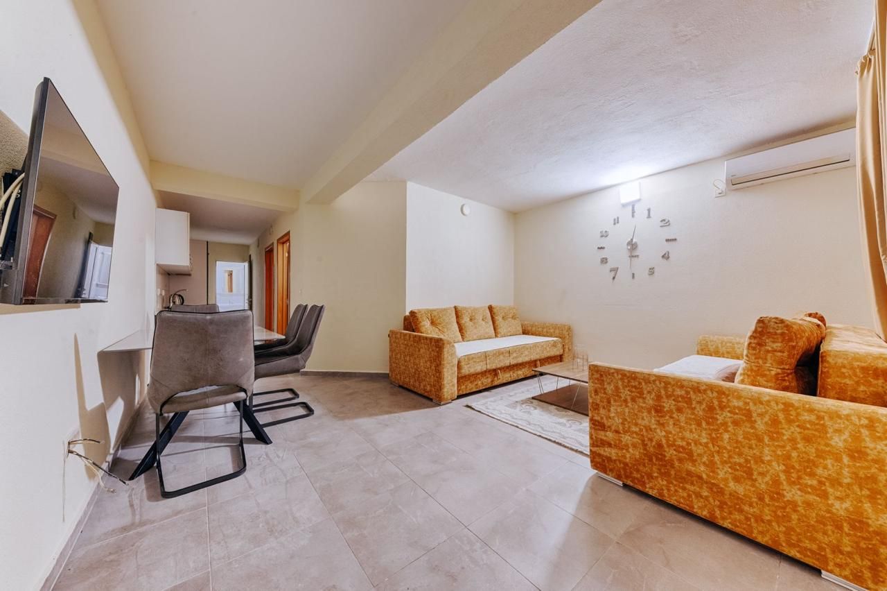 Piso en Budva, Montenegro, 56 m² - imagen 1
