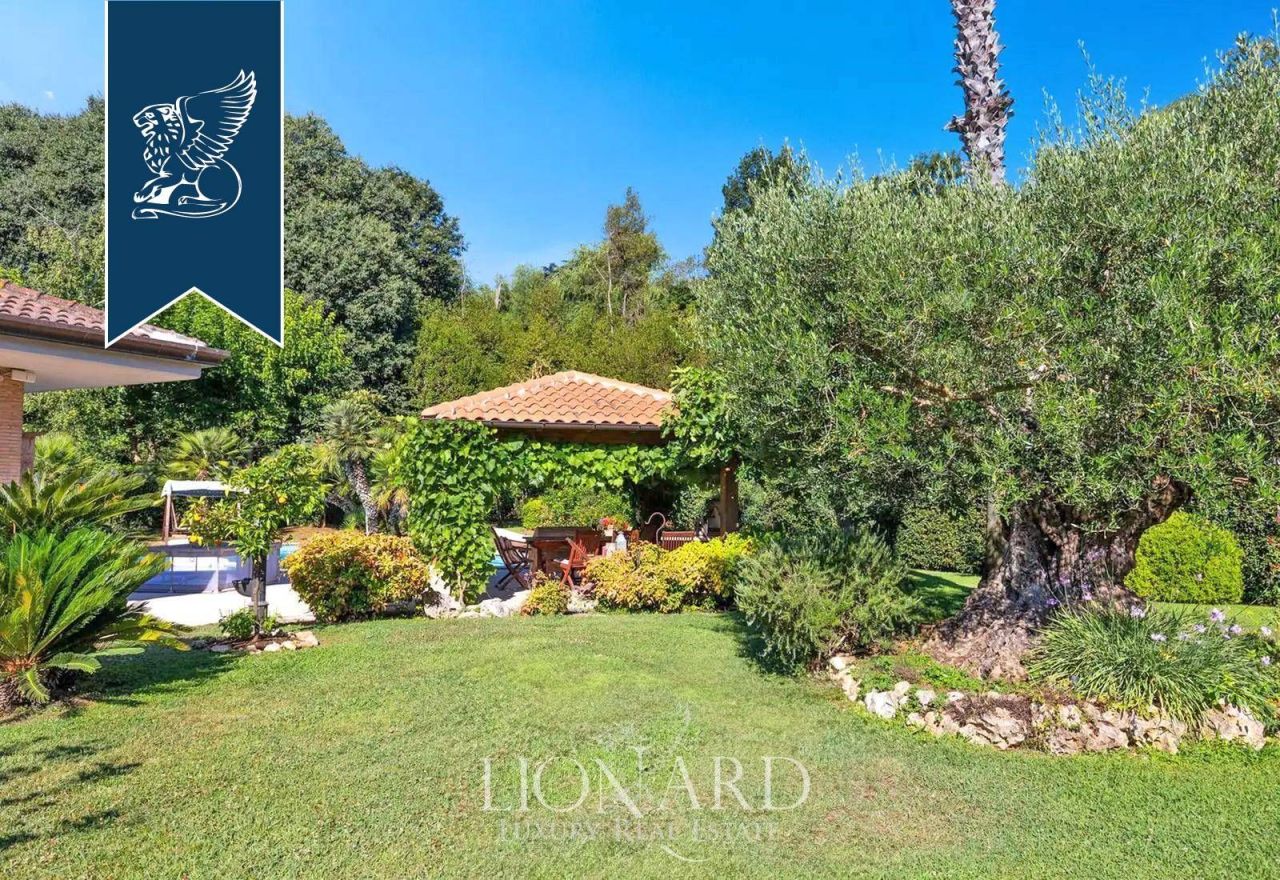 Villa en Roma, Italia, 500 m² - imagen 9