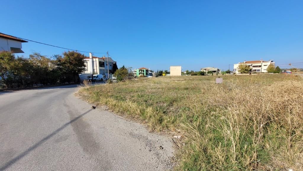 Land in Thessaloniki, Greece, 1 700 m² - picture 1