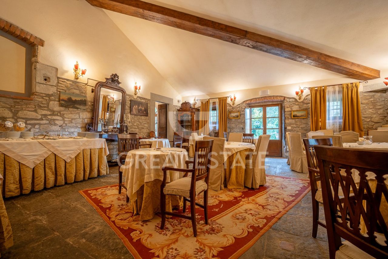 Casa en Cortona, Italia, 944 m² - imagen 14