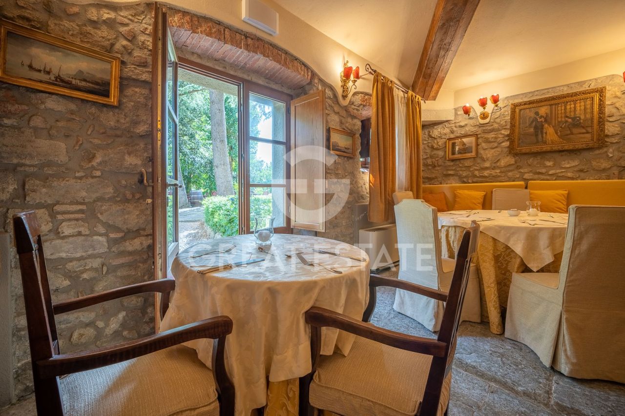 Casa en Cortona, Italia, 944 m² - imagen 15