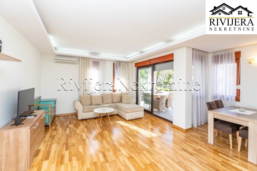 Appartement à Herceg-Novi, Monténégro, 80 m² - image 1