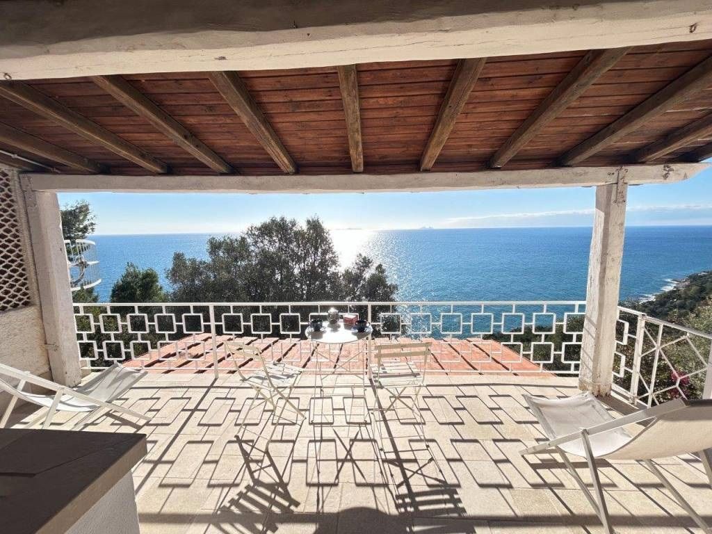 Apartment in San Felice Circeo, Italy, 135 m² - picture 1