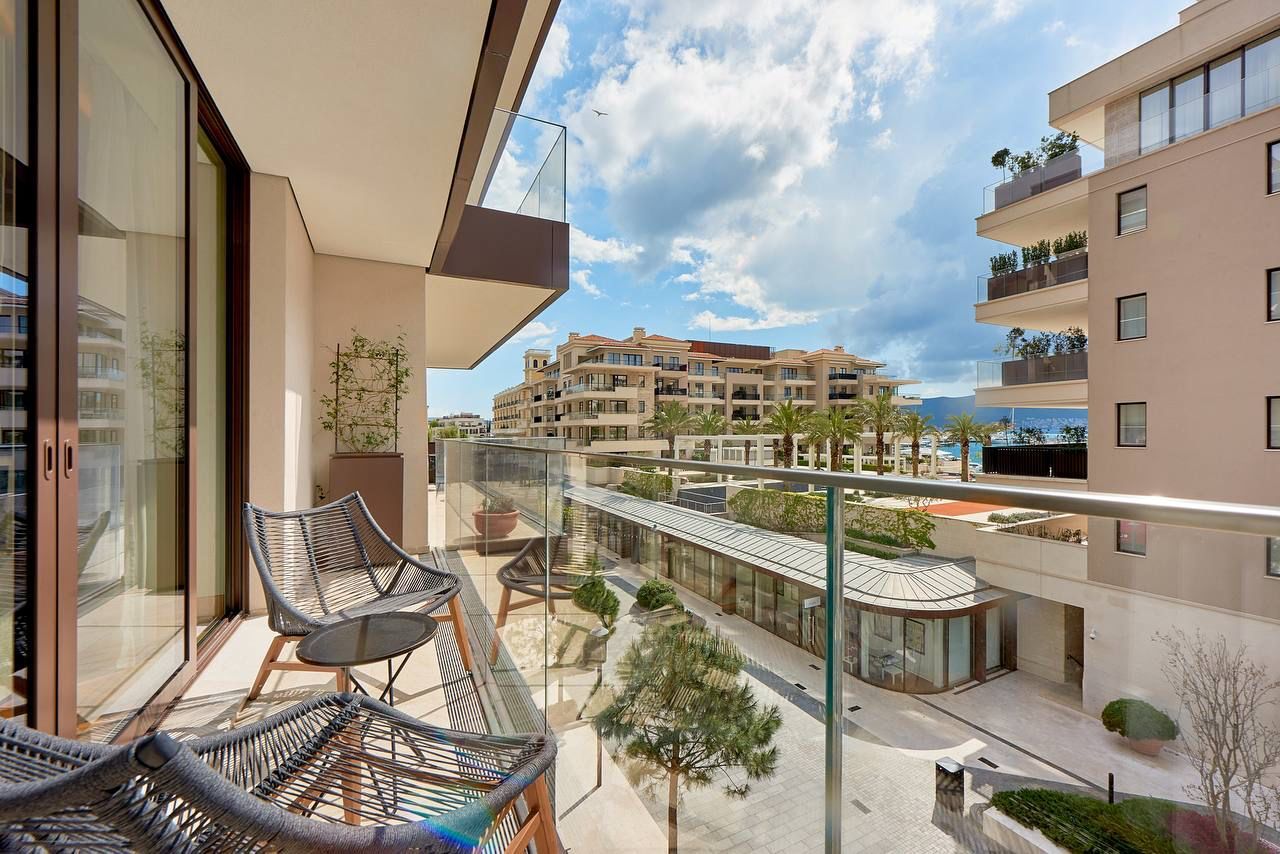 Appartement à Tivat, Monténégro, 140 m² - image 1