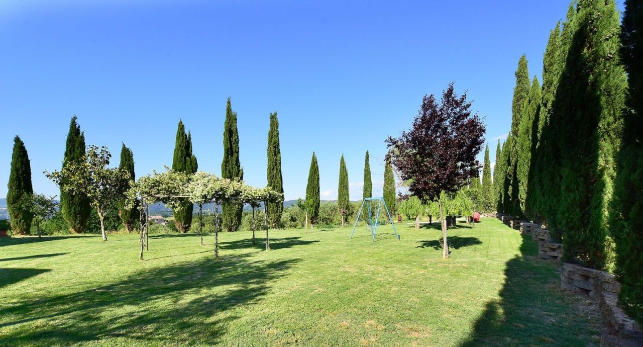 Domaine à Narni, Italie, 1 350 m² - image 1