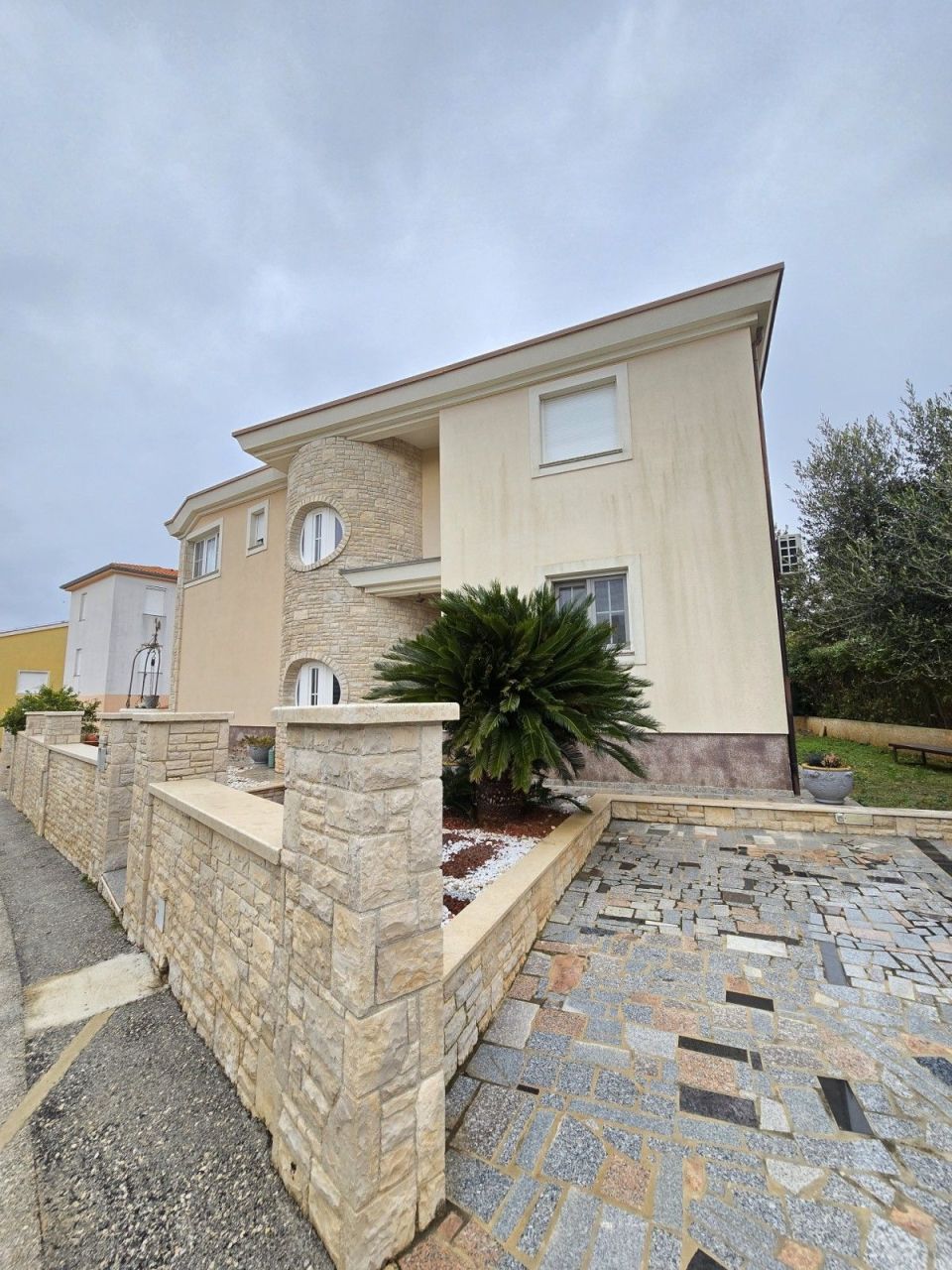 House in Medulin, Croatia, 300 m² - picture 1