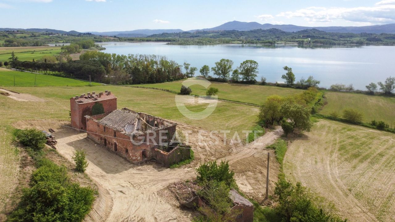Maison à Castiglione del Lago, Italie, 506.5 m² - image 1