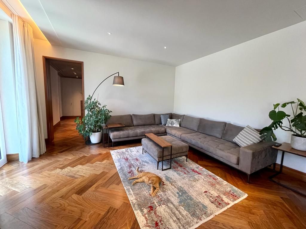 Piso en Tivat, Montenegro, 146 m² - imagen 2