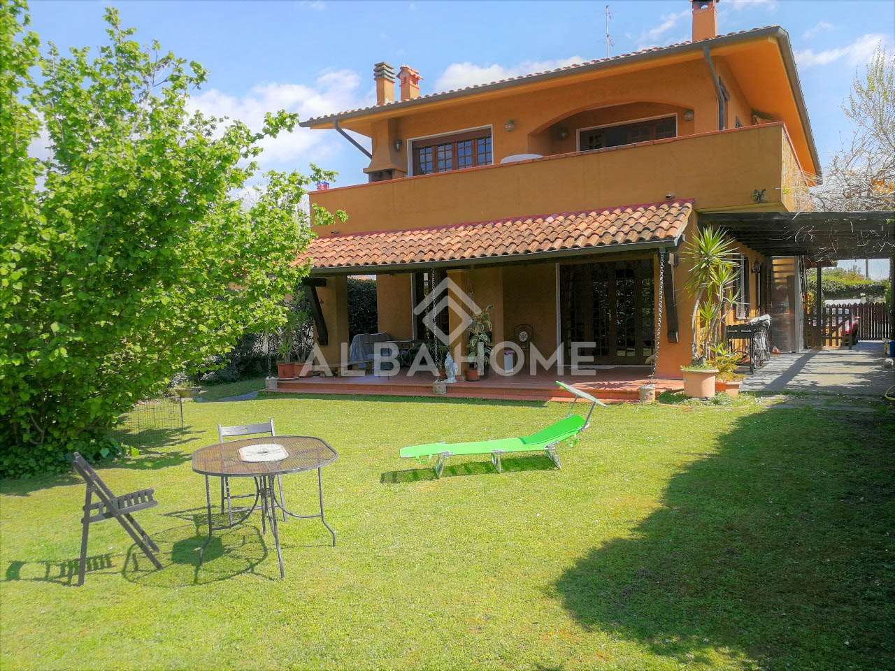 Villa à Forte dei Marmi, Italie, 300 m² - image 1