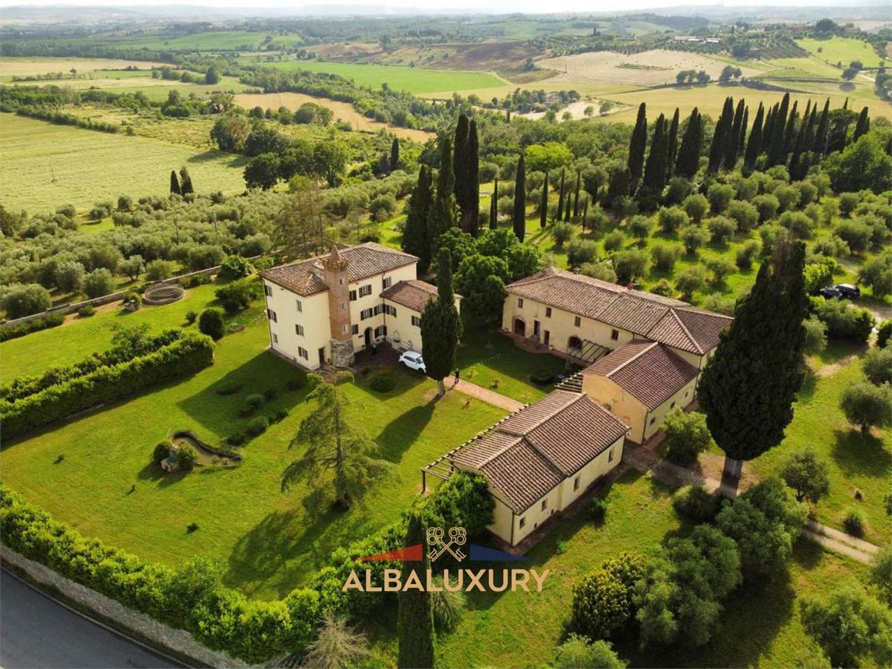 Apartment via gualiero di strasburgo, Italy, 1 000 m² - picture 1