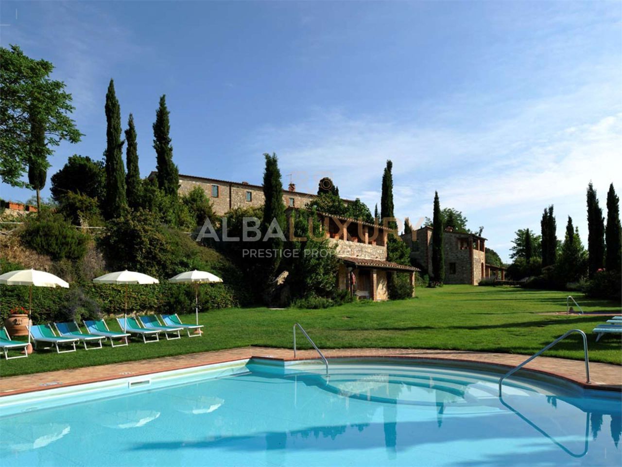 Villa in Asciano, Italy, 2 650 m² - picture 1