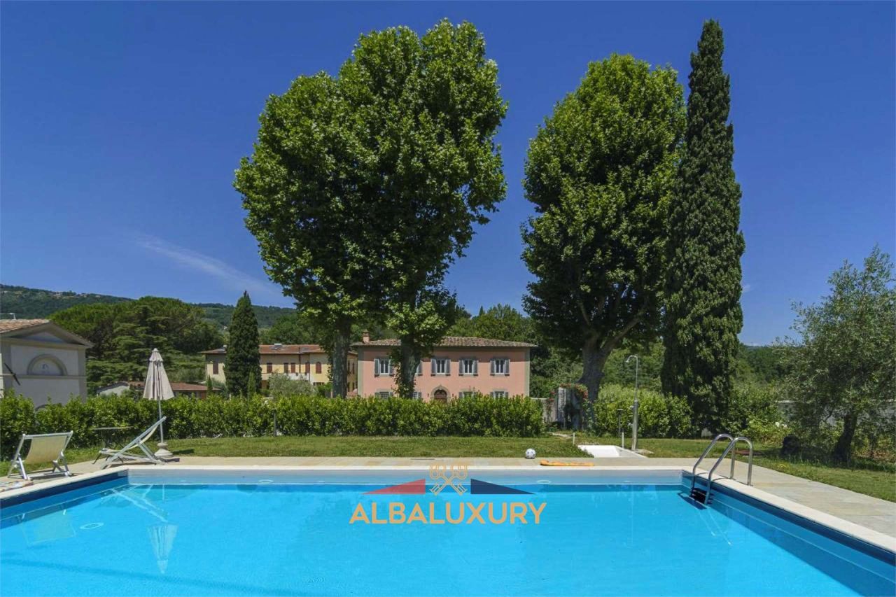 Villa in Pistoia, Italien, 450 m² - Foto 1