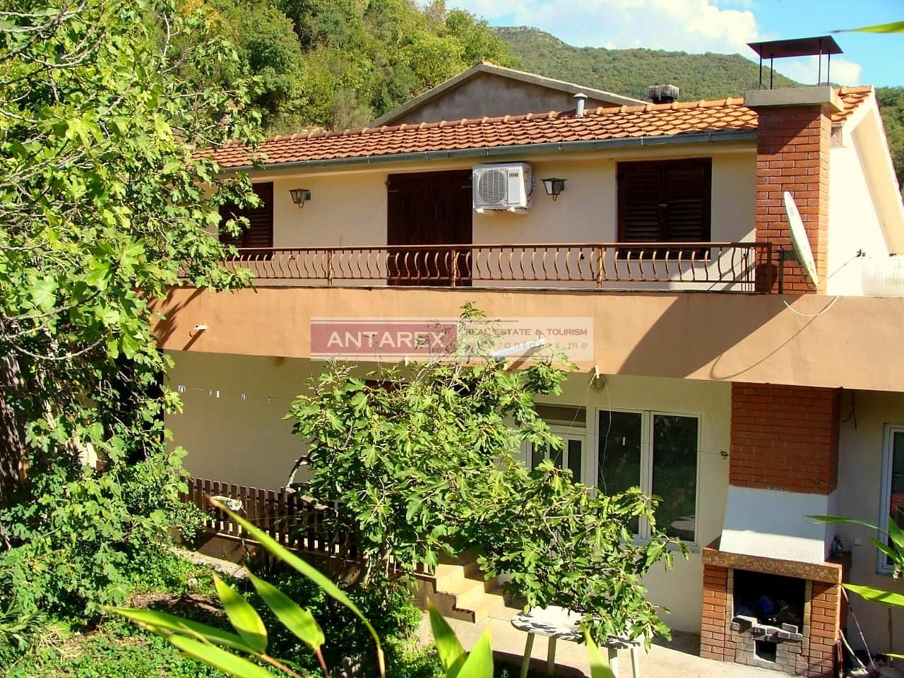 Villa in Herceg-Novi, Montenegro, 94 m² - picture 1
