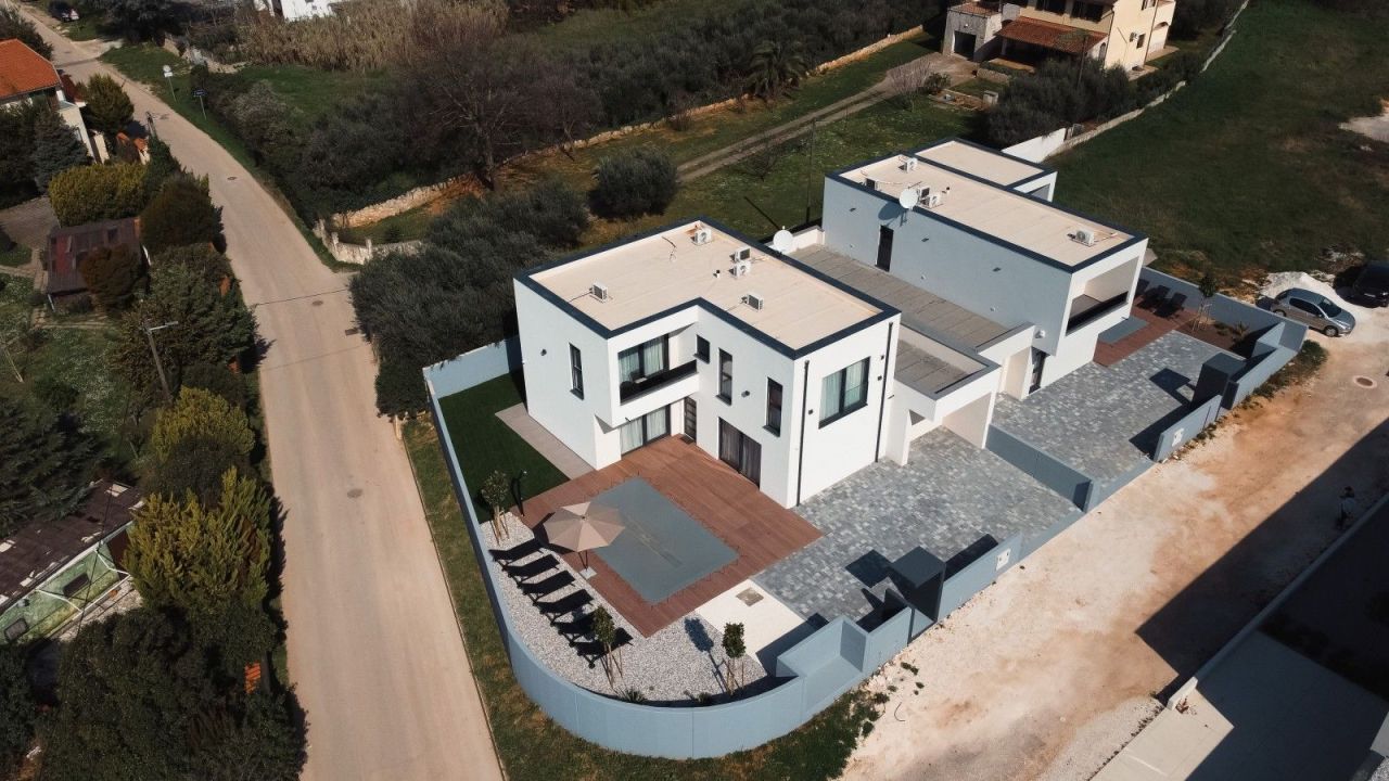 Casa en Pomer, Croacia, 197 m² - imagen 1