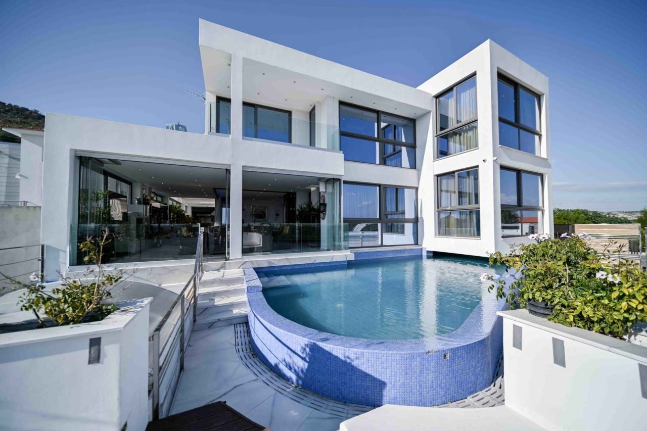 Haus in Larnaka, Zypern, 650 m² - Foto 1