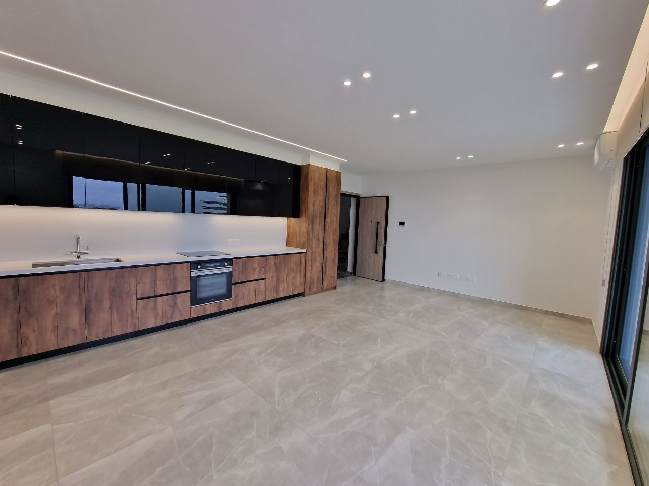 Appartamento a Mesa Geitonia, Cipro, 120 m² - foto 3