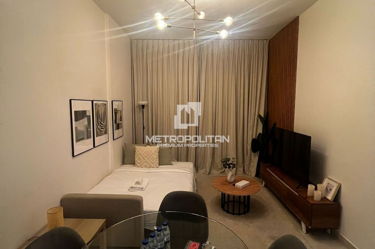 Apartment in Dubai, UAE, 108 m² - picture 1