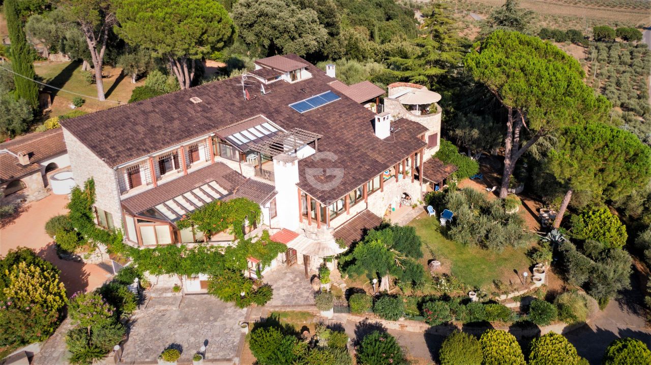 Apartment in Passignano sul Trasimeno, Italy, 129.4 m² - picture 1