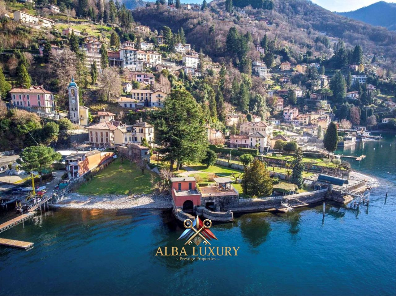 Villa in Faggeto Lario, Italien, 700 m² - Foto 1