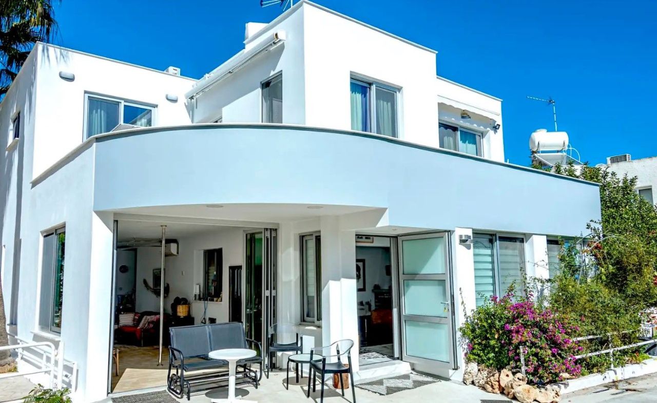 House in Paralimni, Cyprus, 210 m² - picture 1