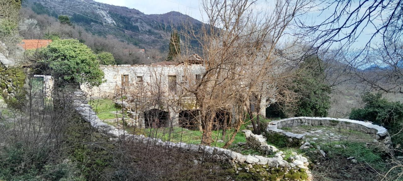 Casa da ristrutturare a Cettigne, Montenegro, 100 m² - foto 4