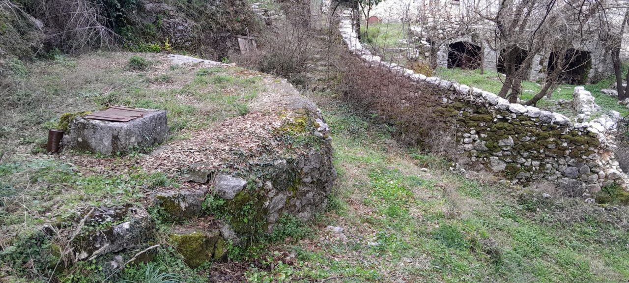 Casa da ristrutturare a Cettigne, Montenegro, 100 m² - foto 5