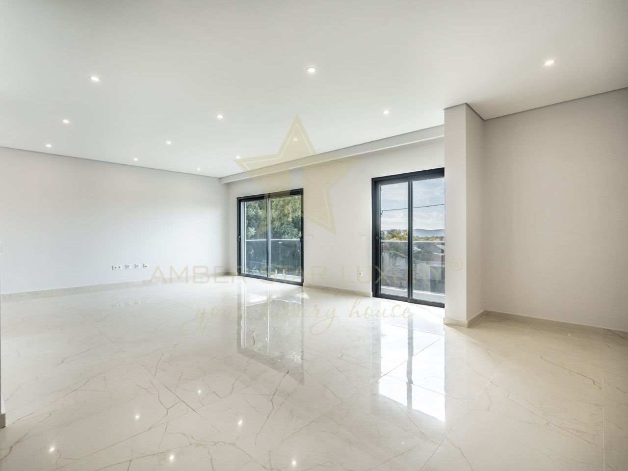 Apartment in Faro, Portugal, 206 m² - picture 1