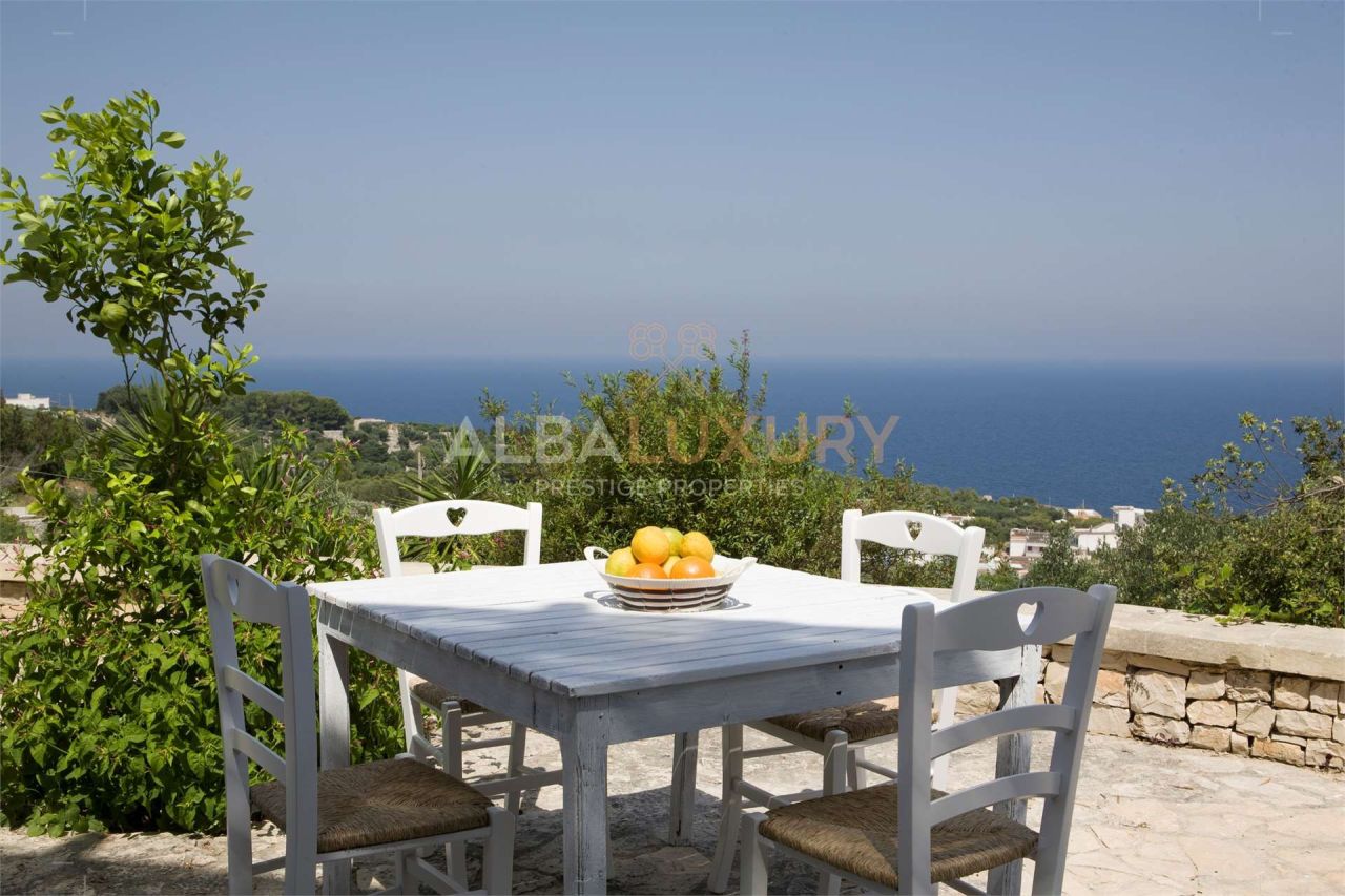 Villa Via Virgilio, Italie, 151 m² - image 1