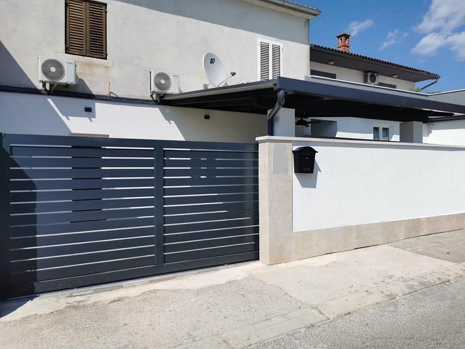 Flat in Pula, Croatia, 50 m² - picture 1