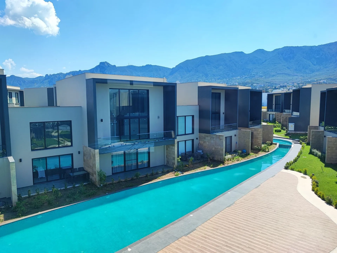 Apartment in Kyrenia, Cyprus, 85 m² - picture 3